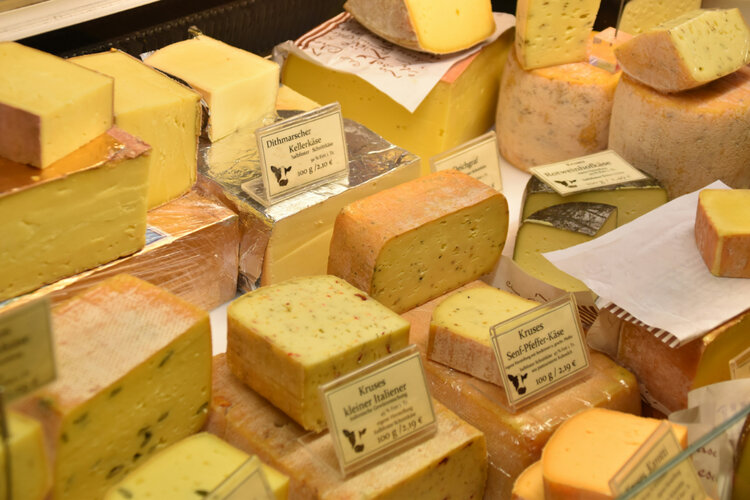 ”Authentic cheeses ”フランスチーズの魅力EU・フランス全国酪農経済センター依頼