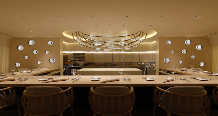 SUPER GASTRONOMIC RESTAURANT avec Chisa BIZE